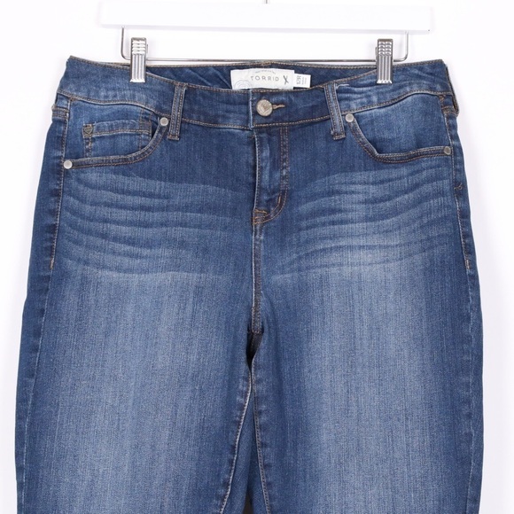 Torrid Girlfriend Skinny Jeans - Picture 2 of 8